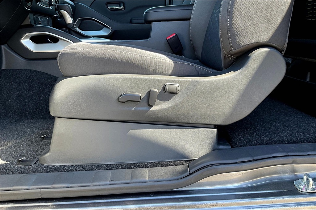 2025 Nissan Frontier SV - Photo 27
