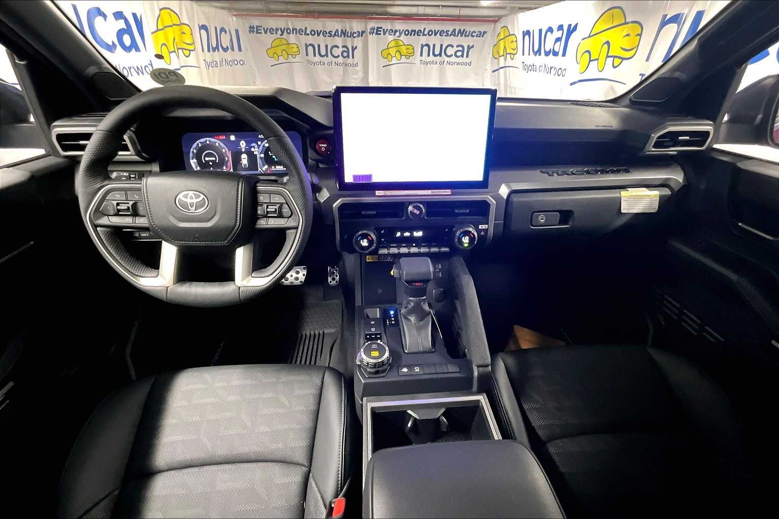 2025 Toyota Tacoma TRD Sport Hybrid - Photo 12