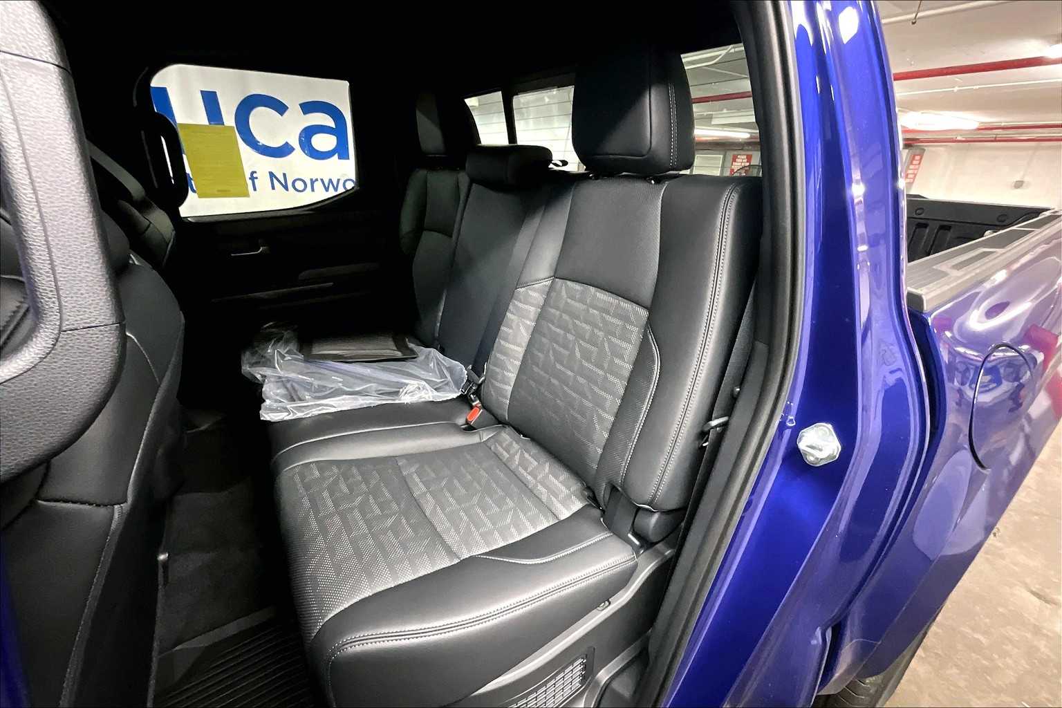 2025 Toyota Tacoma TRD Sport Hybrid - Photo 15