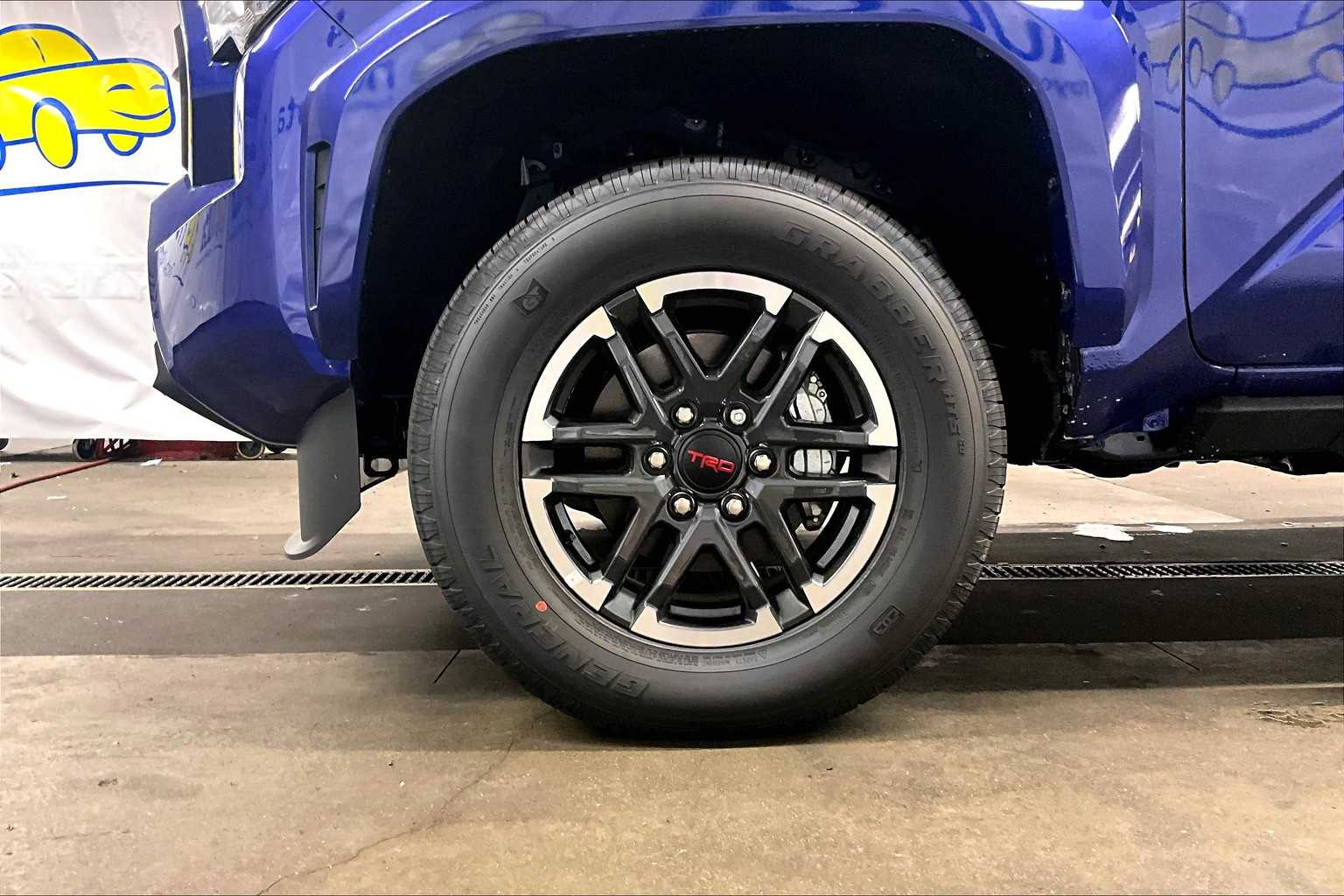 2025 Toyota Tacoma TRD Sport Hybrid - Photo 8