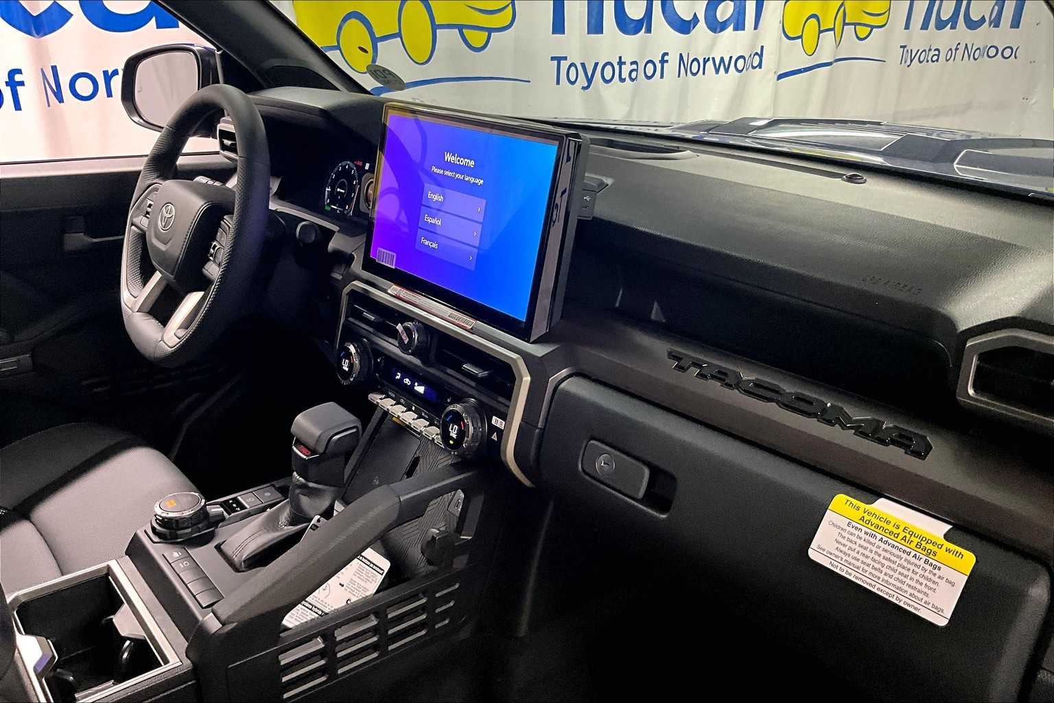 2025 Toyota Tacoma TRD Sport Hybrid - Photo 10