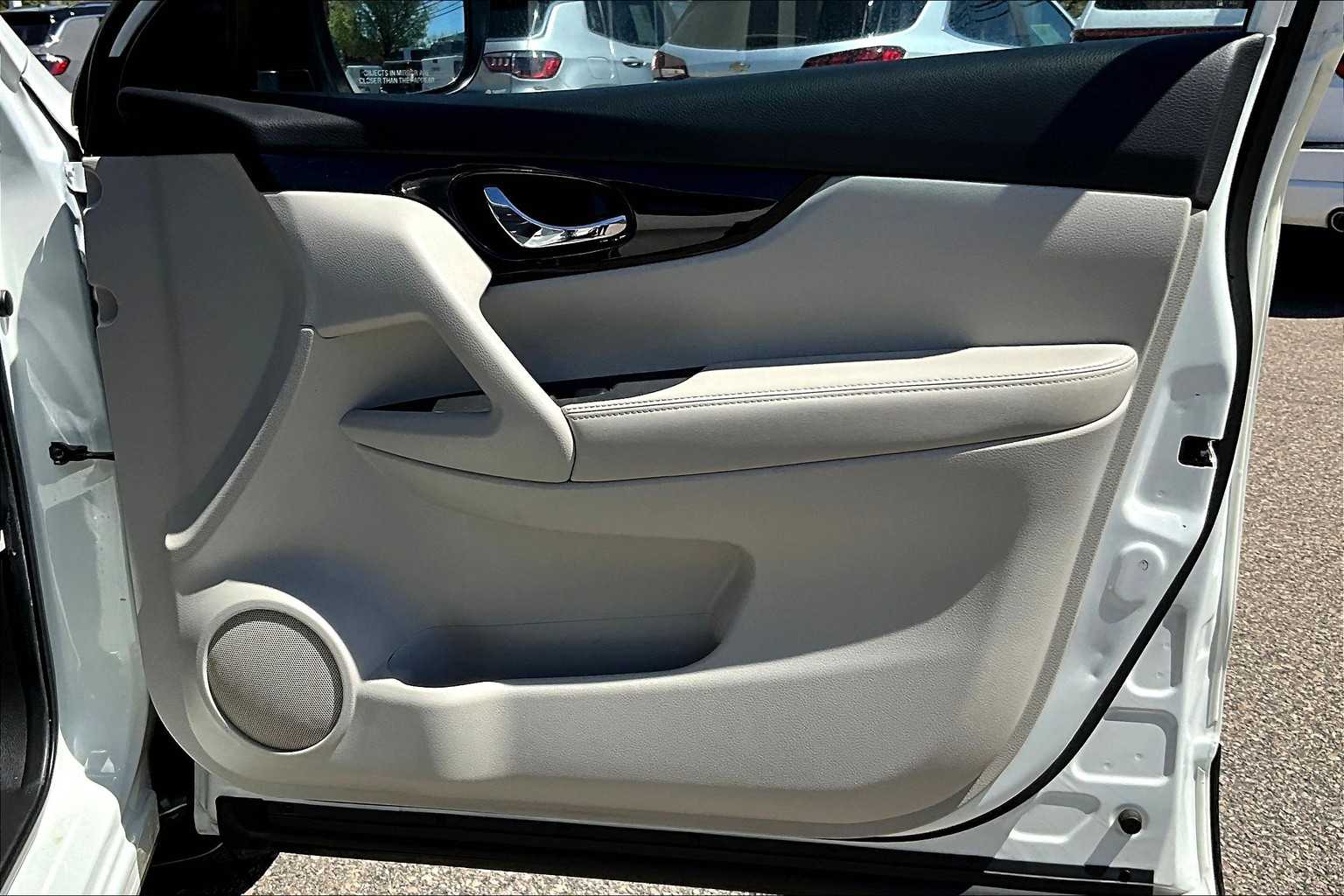 2022 Nissan Rogue Sport SV - Photo 12