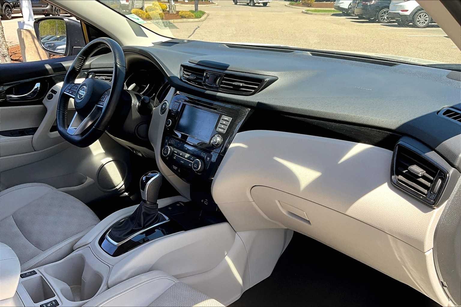 2022 Nissan Rogue Sport SV - Photo 14