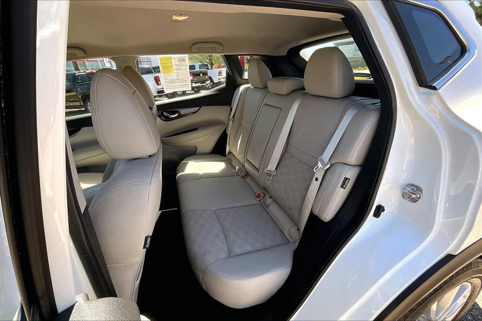 2022 Nissan Rogue Sport SV - Photo 15