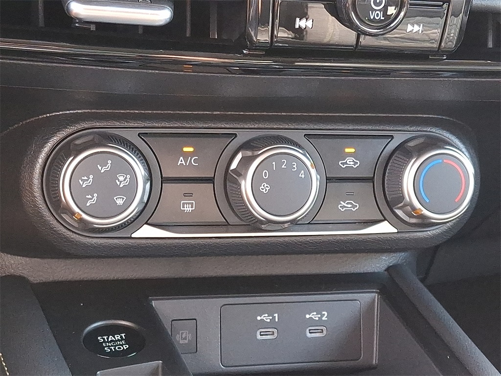 2025 Nissan Kicks SV - Photo 11