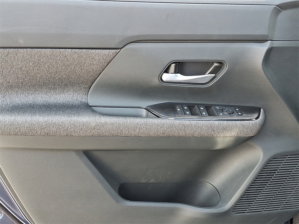 2025 Nissan Kicks SV - Photo 8