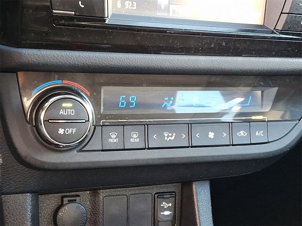 2016 Toyota Corolla S Plus - Photo 16