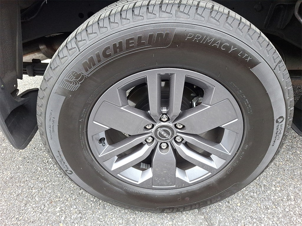 2025 Nissan Frontier SV - Photo 7