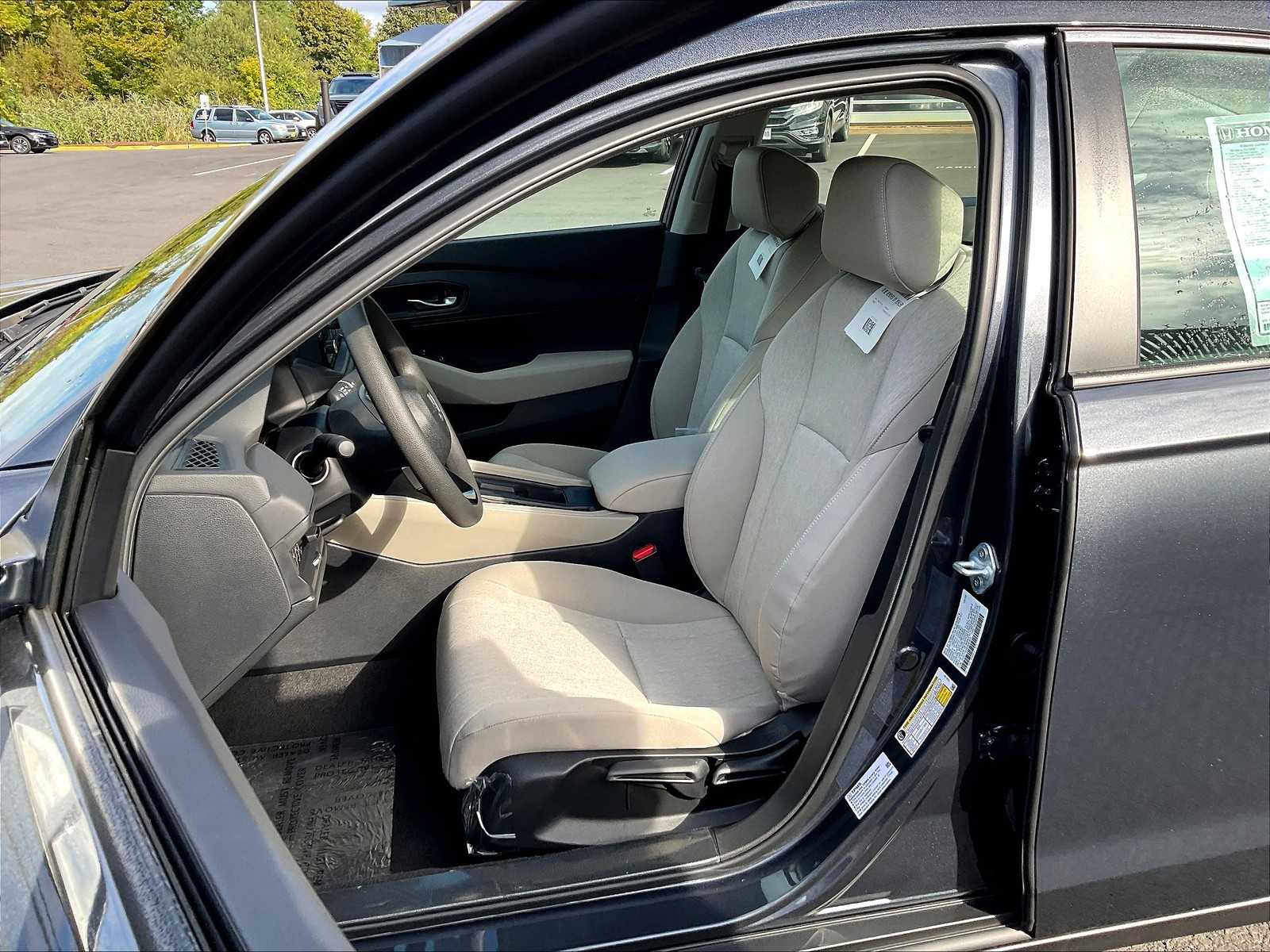 2025 Honda Accord LX - Photo 11