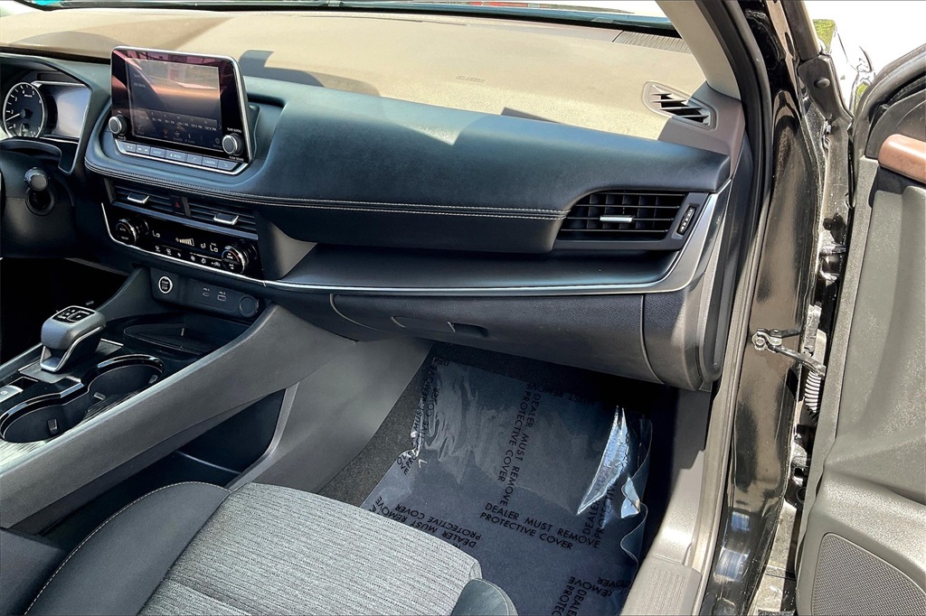 2023 Nissan Rogue SV - Photo 12