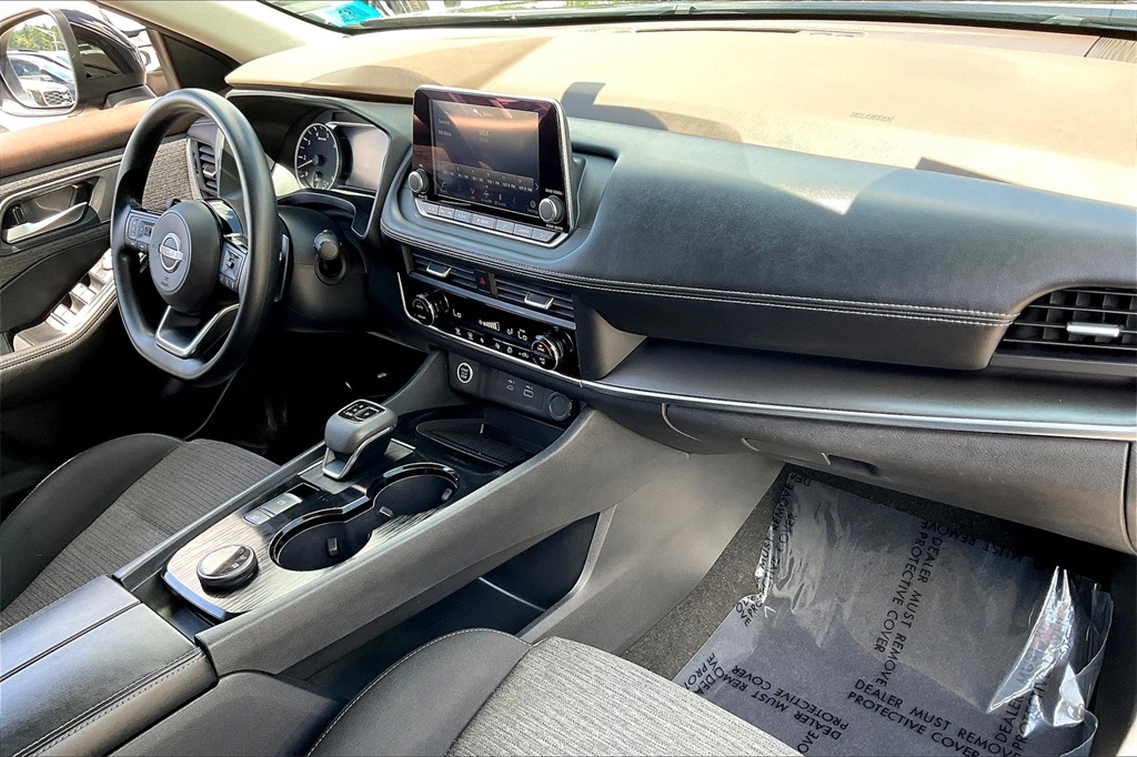 2023 Nissan Rogue SV - Photo 13