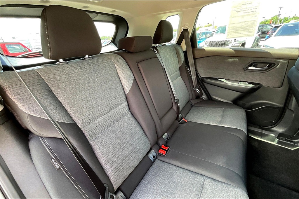 2023 Nissan Rogue SV - Photo 15