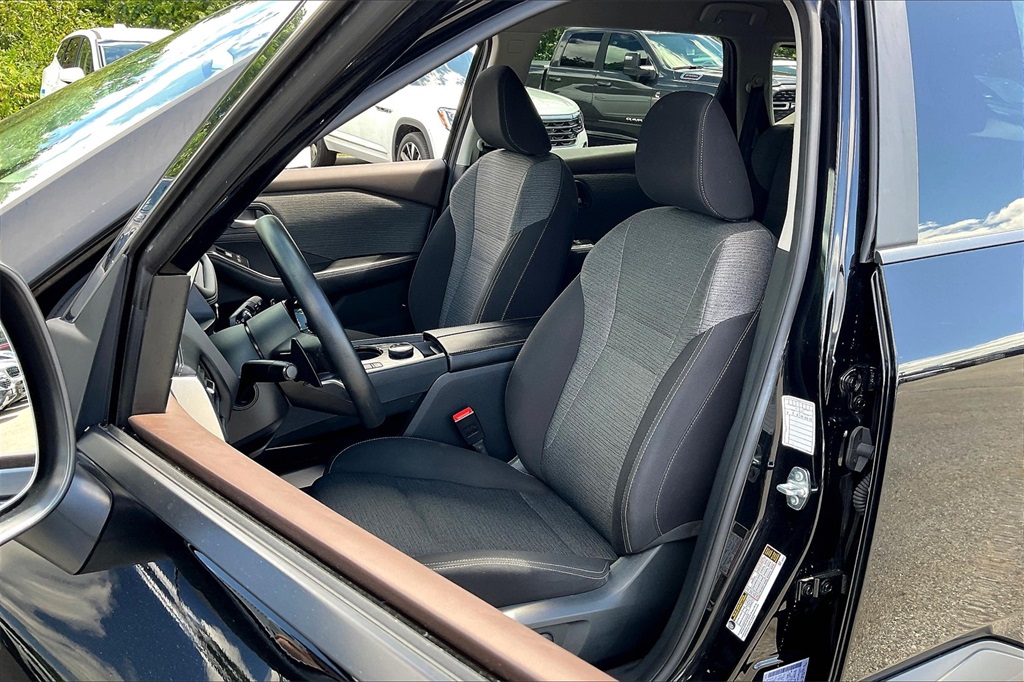2023 Nissan Rogue SV - Photo 9