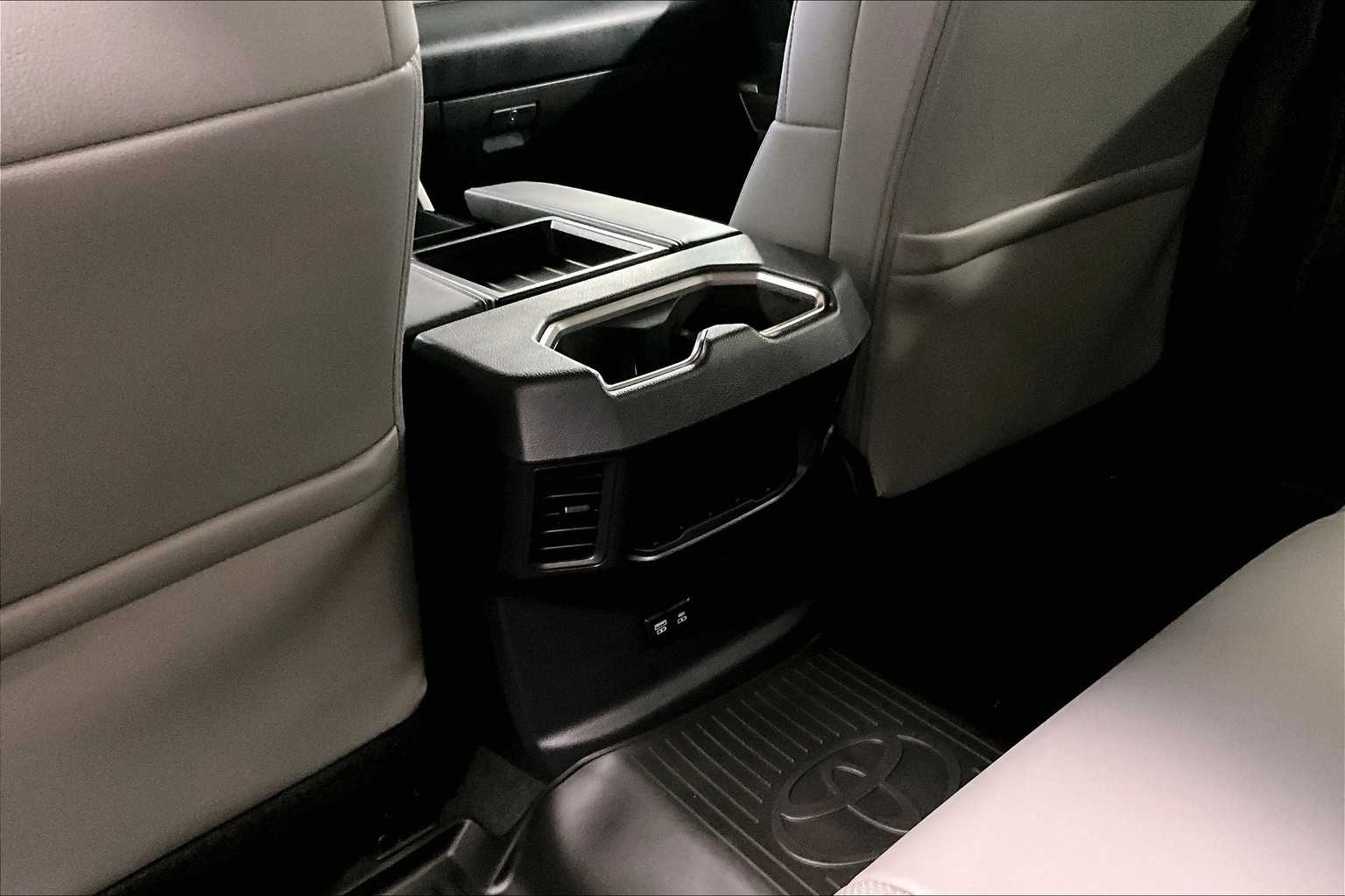 2024 Toyota Tundra SR5 - Photo 27