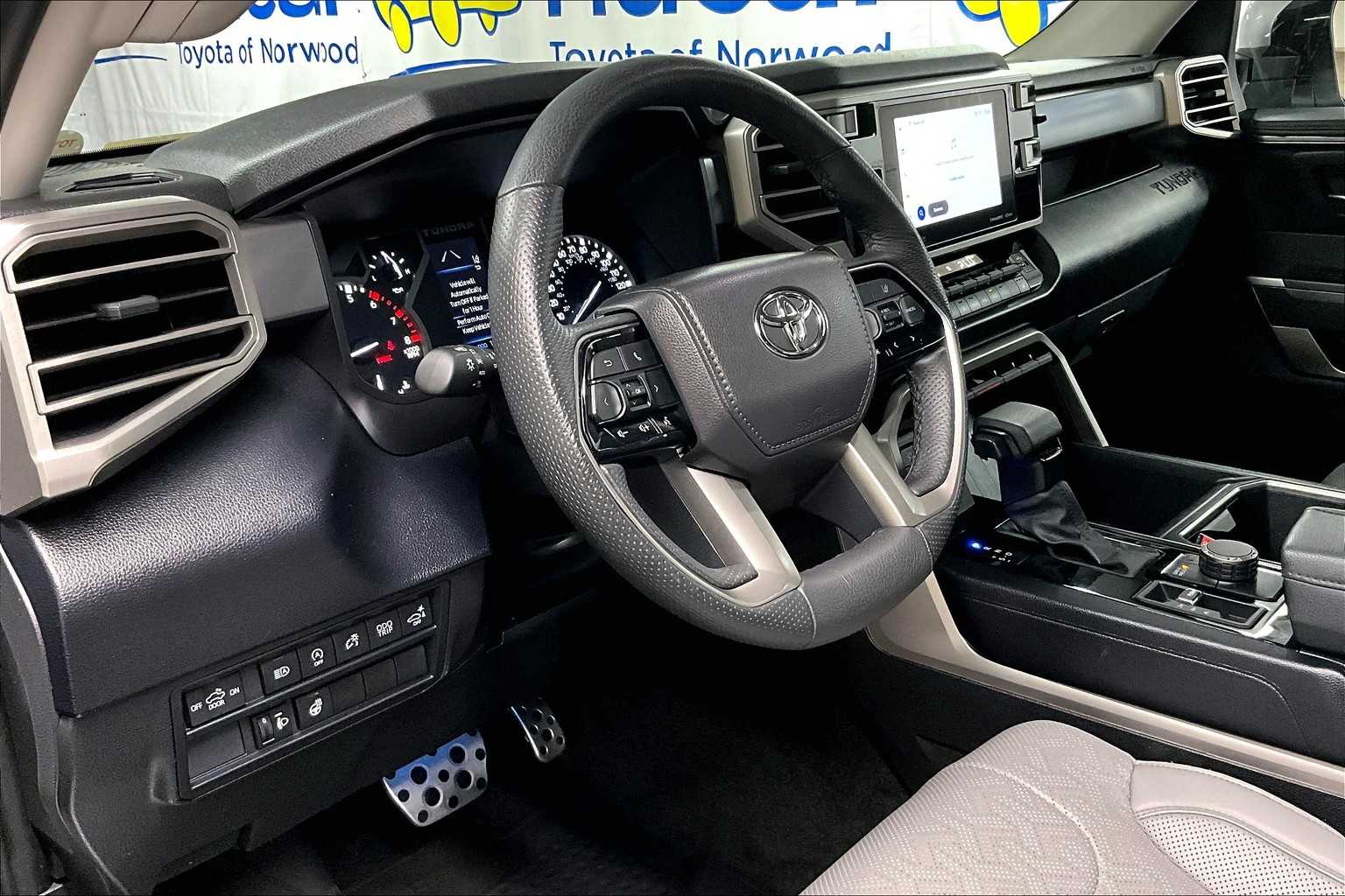 2024 Toyota Tundra SR5 - Photo 8