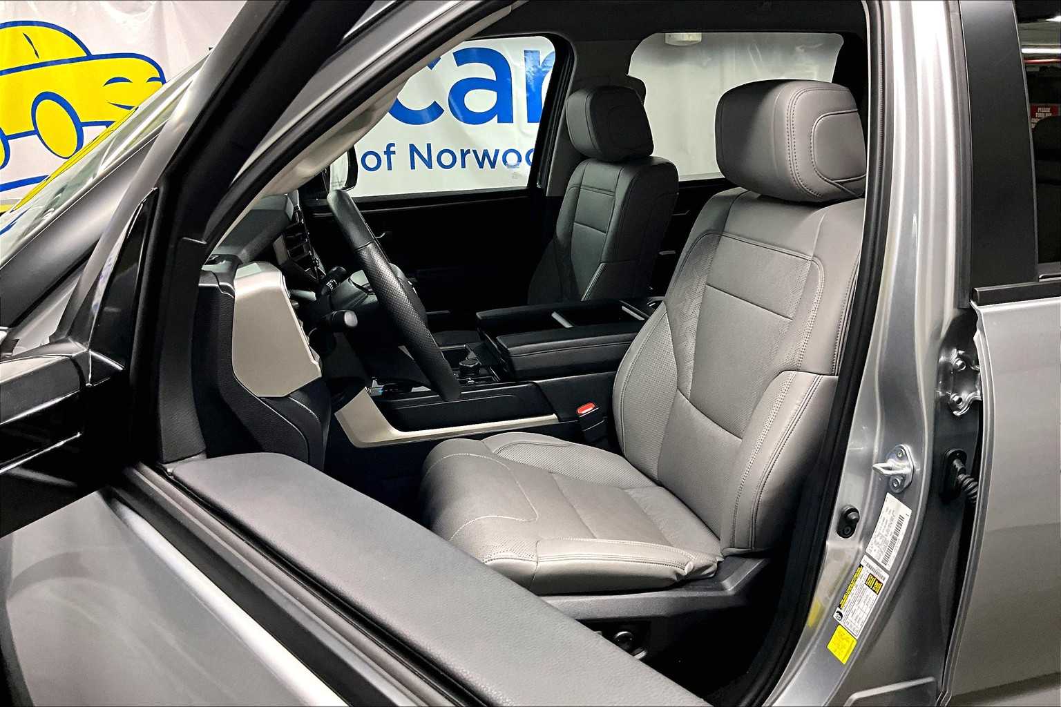2024 Toyota Tundra SR5 - Photo 10