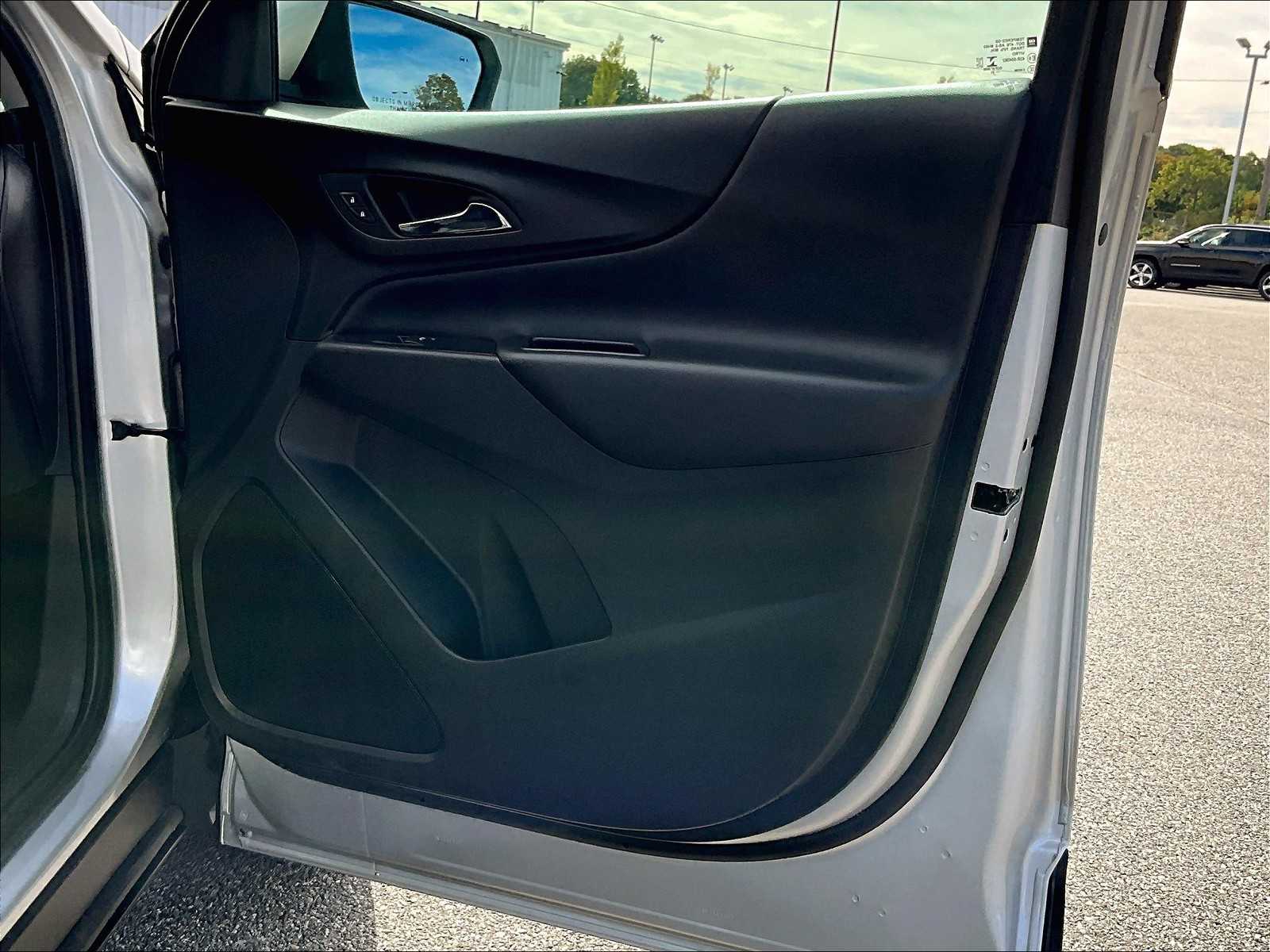 2021 Chevrolet Equinox LT - Photo 12