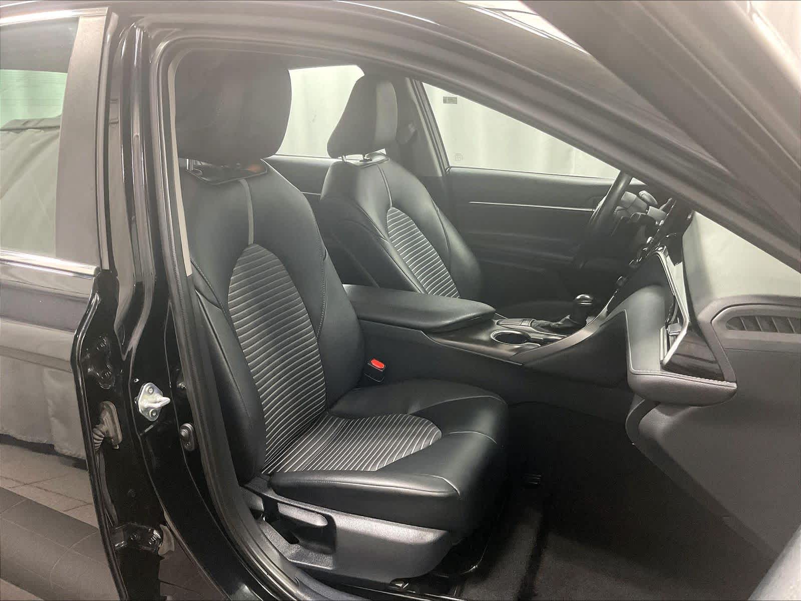 2023 Toyota Camry SE - Photo 11