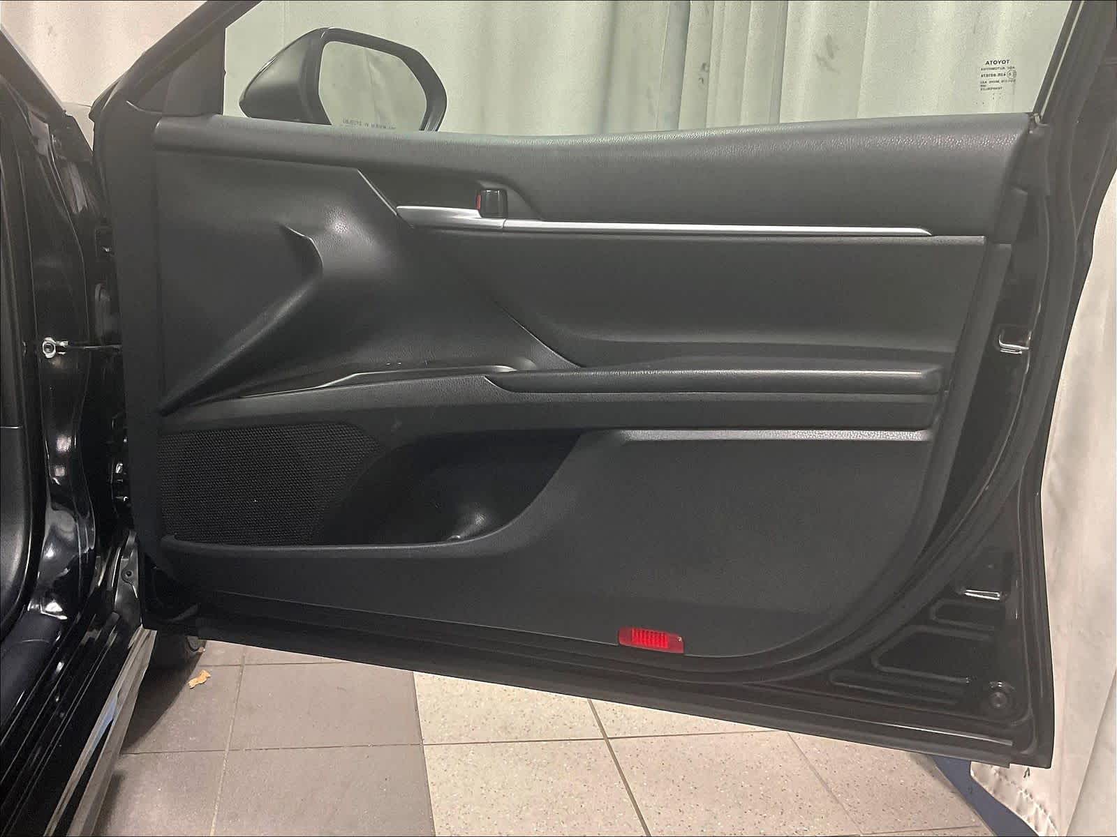 2023 Toyota Camry SE - Photo 12