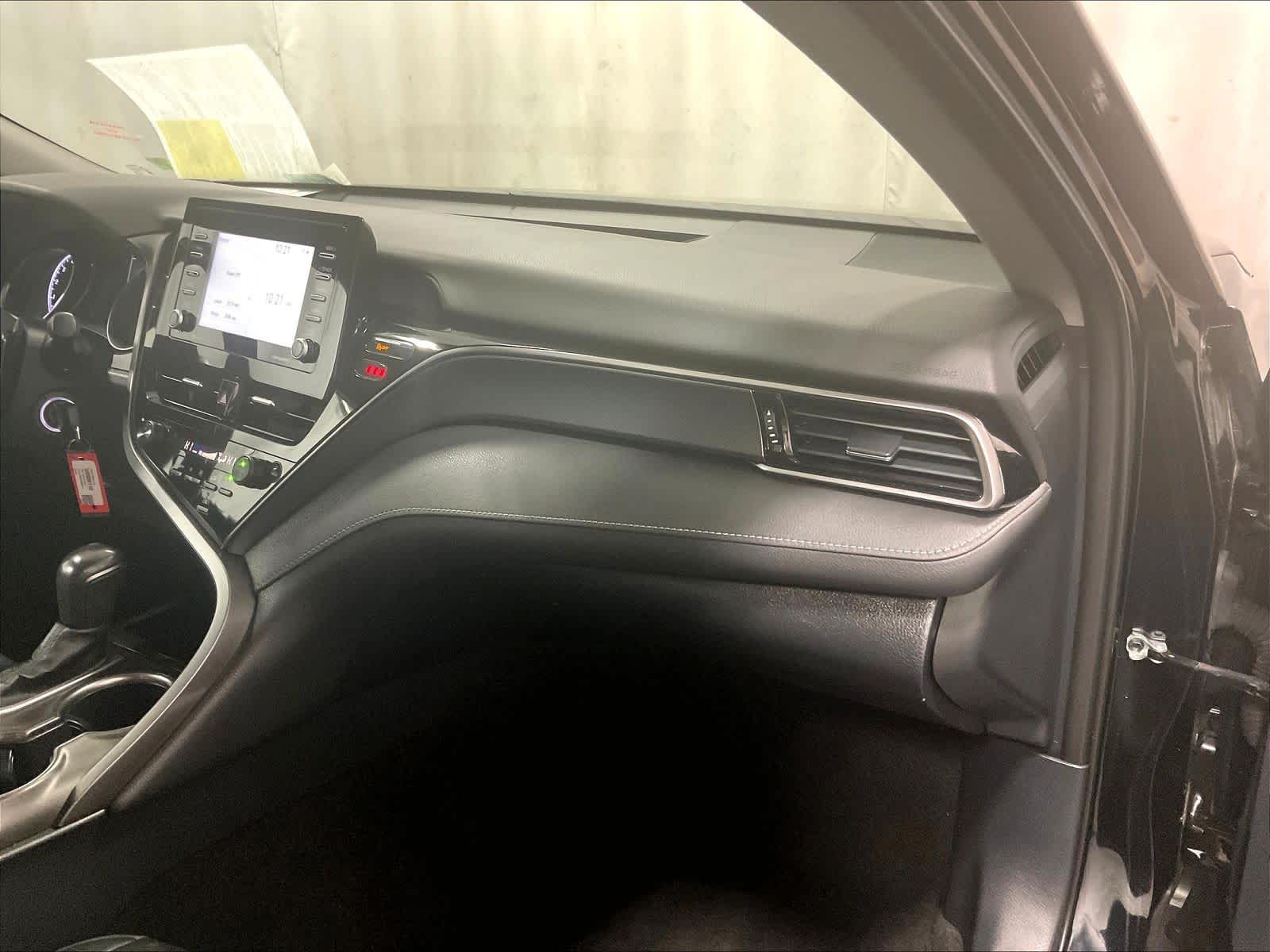 2023 Toyota Camry SE - Photo 13