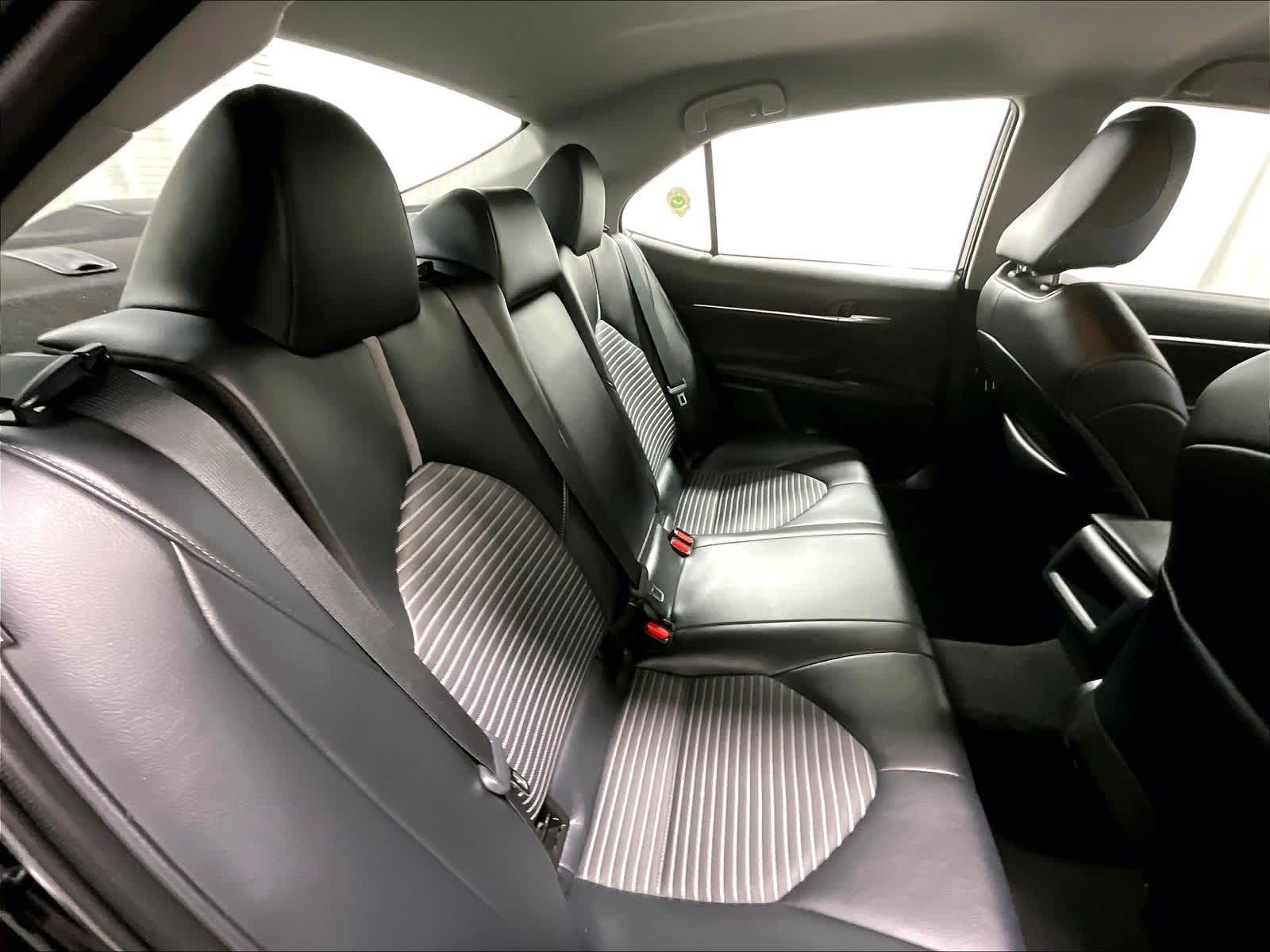 2023 Toyota Camry SE - Photo 16