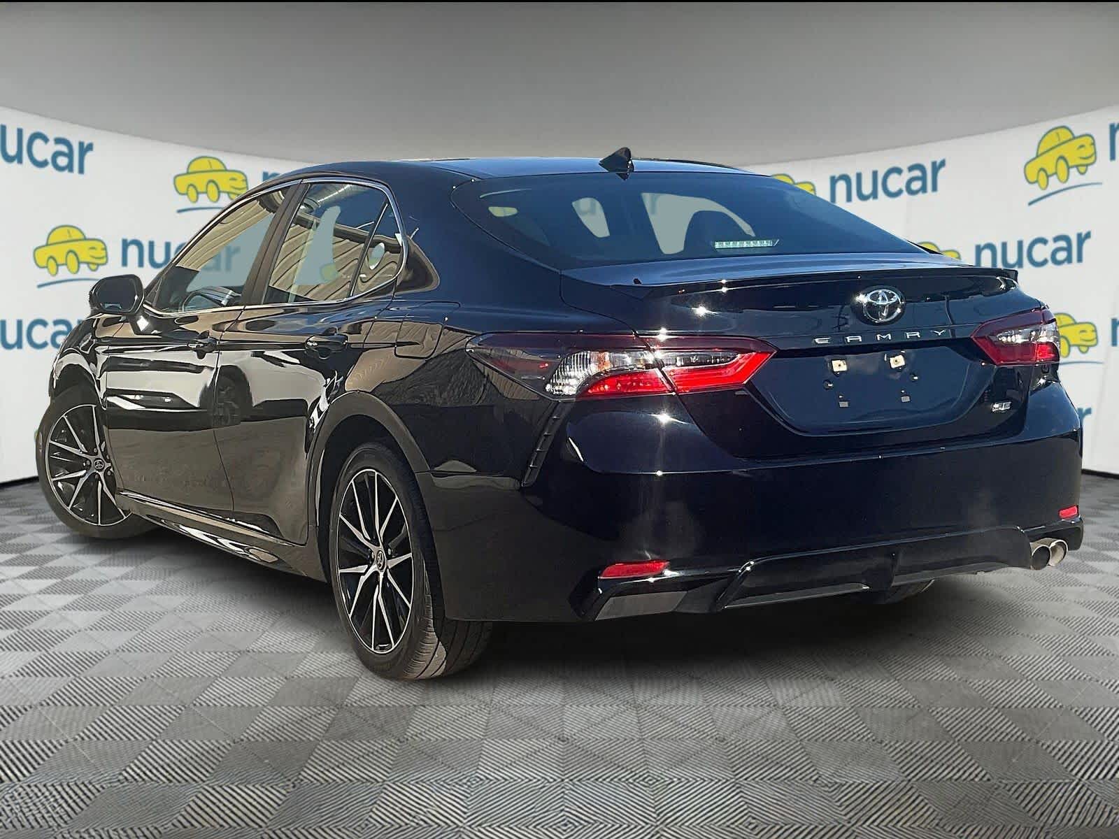 2023 Toyota Camry SE - Photo 4