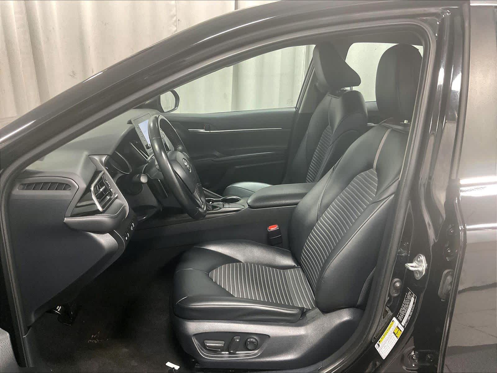 2023 Toyota Camry SE - Photo 10