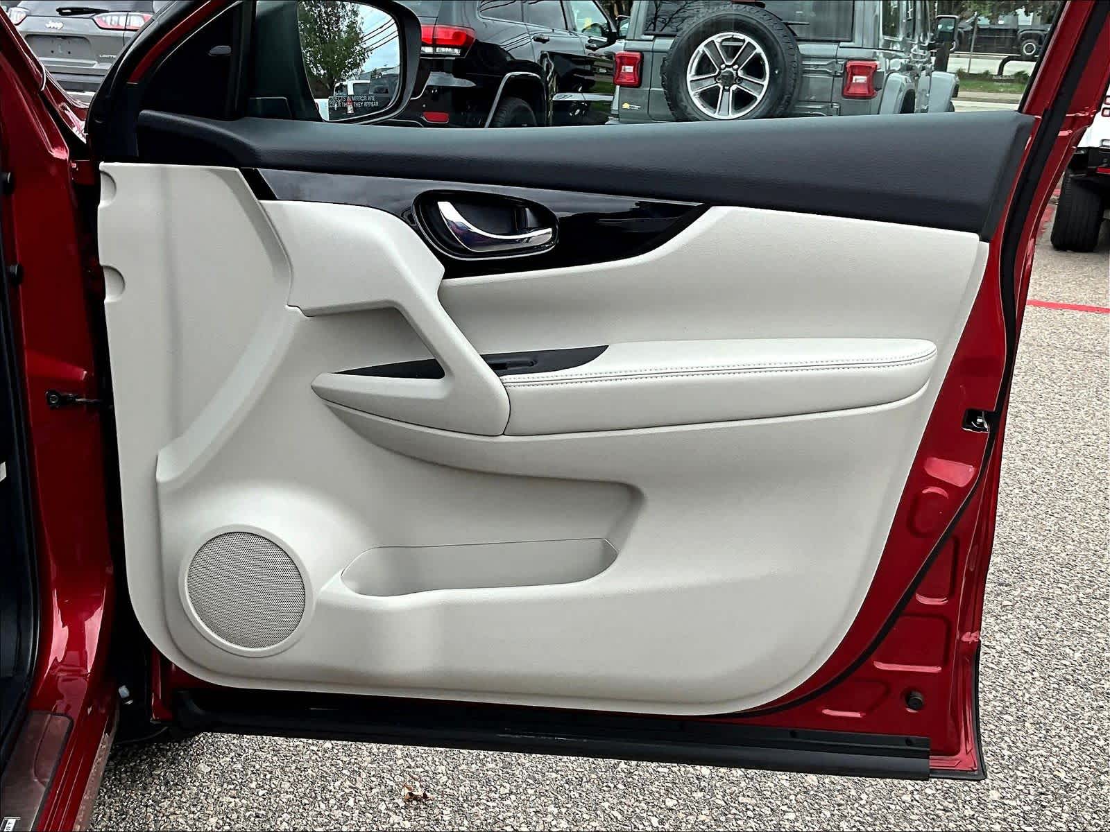 2022 Nissan Rogue Sport SV - Photo 12