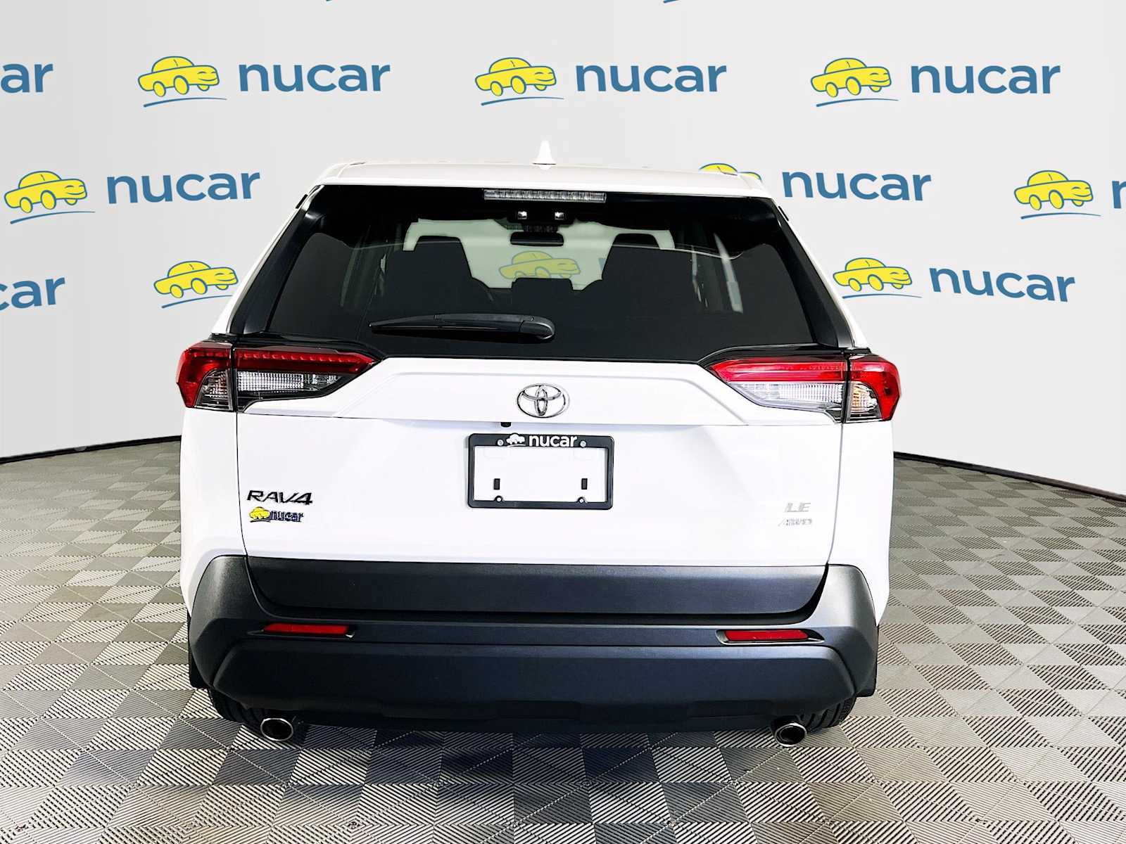 2022 Toyota RAV4 LE - Photo 6