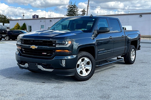 2017 Chevrolet Silverado 1500 LT - Photo 2