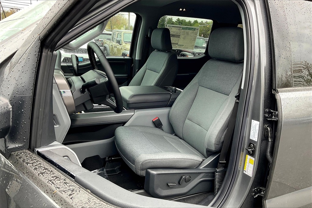 2025 Ford F-150 XLT - Photo 11