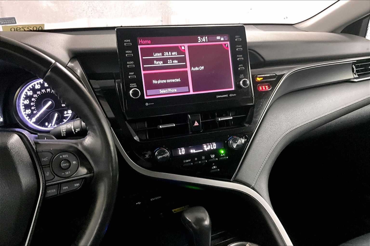 2023 Toyota Camry SE - Photo 18