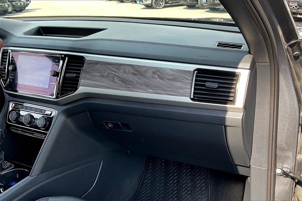 2022 Volkswagen Atlas Cross Sport 3.6L V6 SE w/Technology - Photo 12