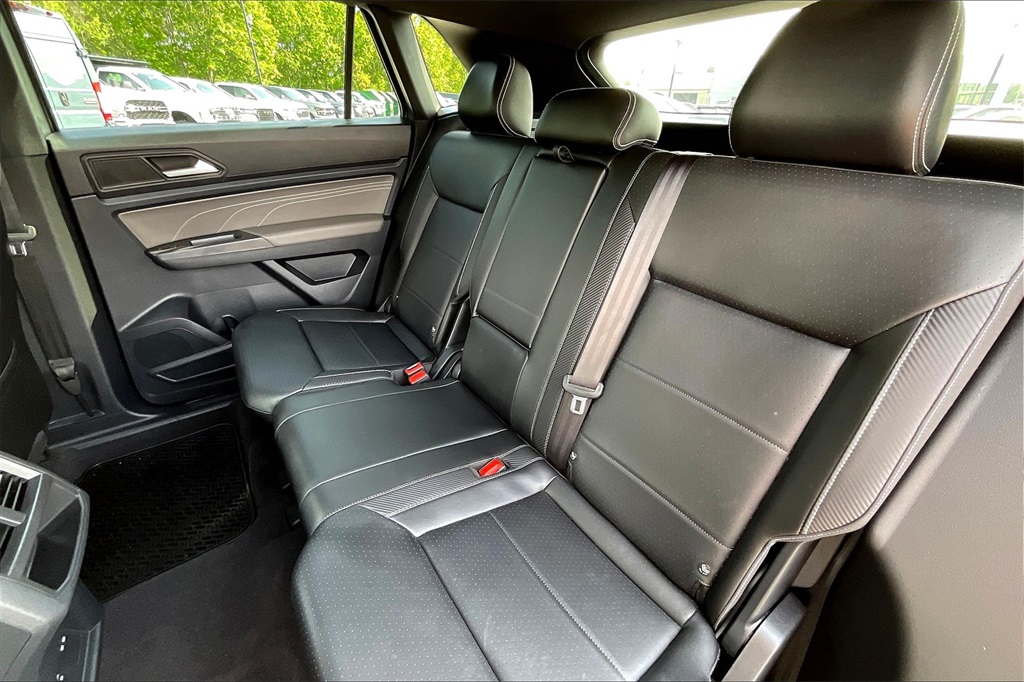 2022 Volkswagen Atlas Cross Sport 3.6L V6 SE w/Technology - Photo 14