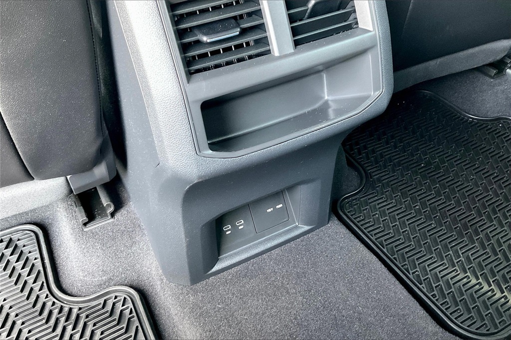 2022 Volkswagen Atlas Cross Sport 3.6L V6 SE w/Technology - Photo 25