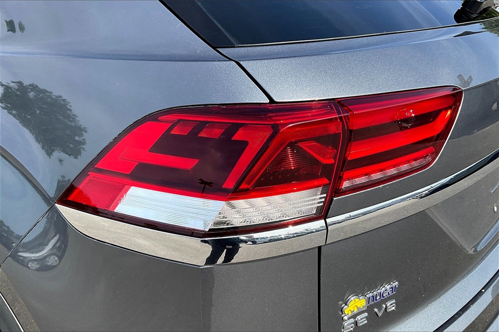 2022 Volkswagen Atlas Cross Sport 3.6L V6 SE w/Technology - Photo 30