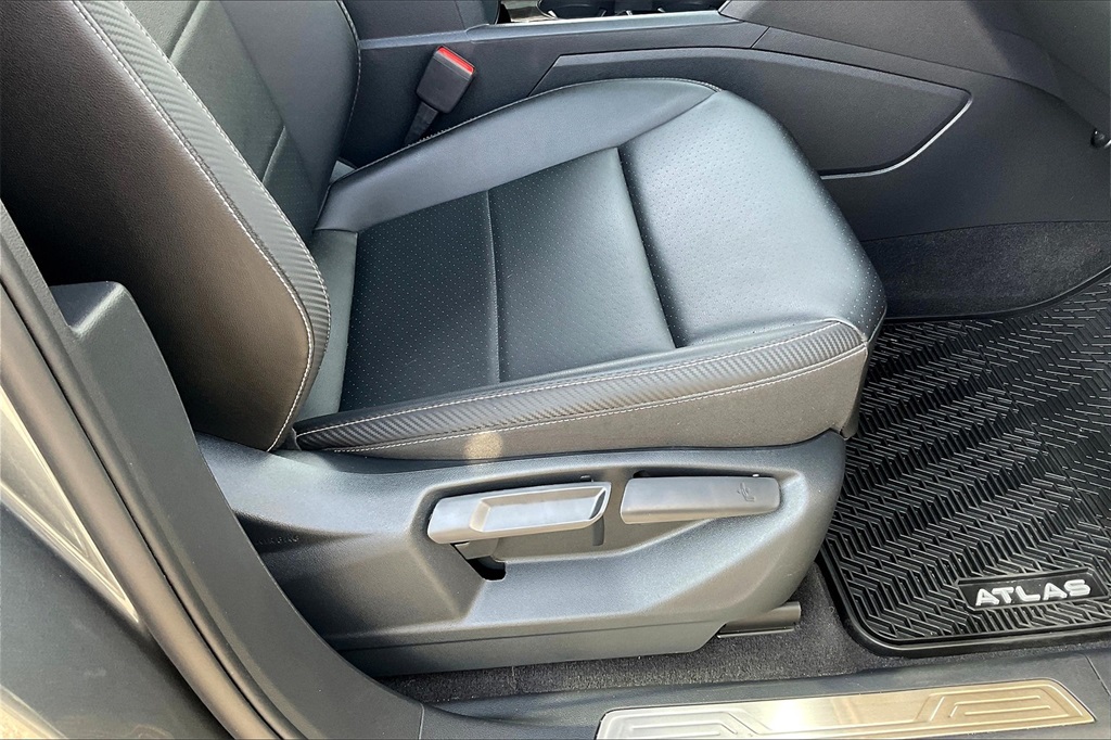2022 Volkswagen Atlas Cross Sport 3.6L V6 SE w/Technology - Photo 36