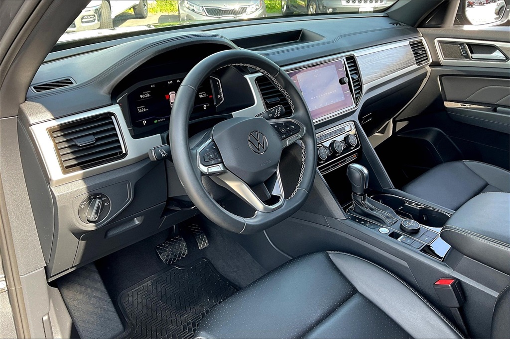 2022 Volkswagen Atlas Cross Sport 3.6L V6 SE w/Technology - Photo 8