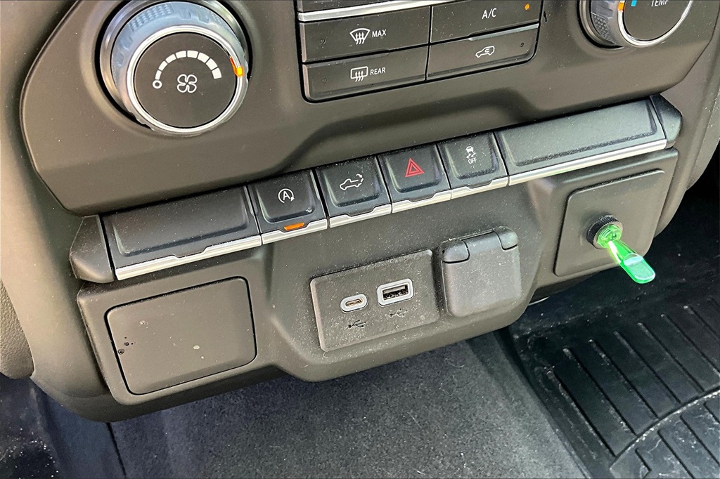 2022 Chevrolet Silverado 1500 CrewCab Custom - Photo 26