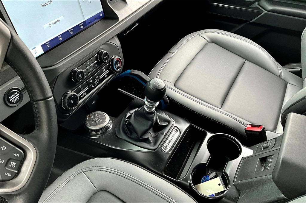 2024 Ford Bronco Black Diamond - Photo 11