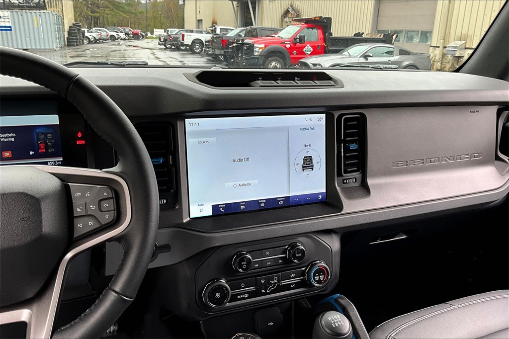 2024 Ford Bronco Black Diamond - Photo 10