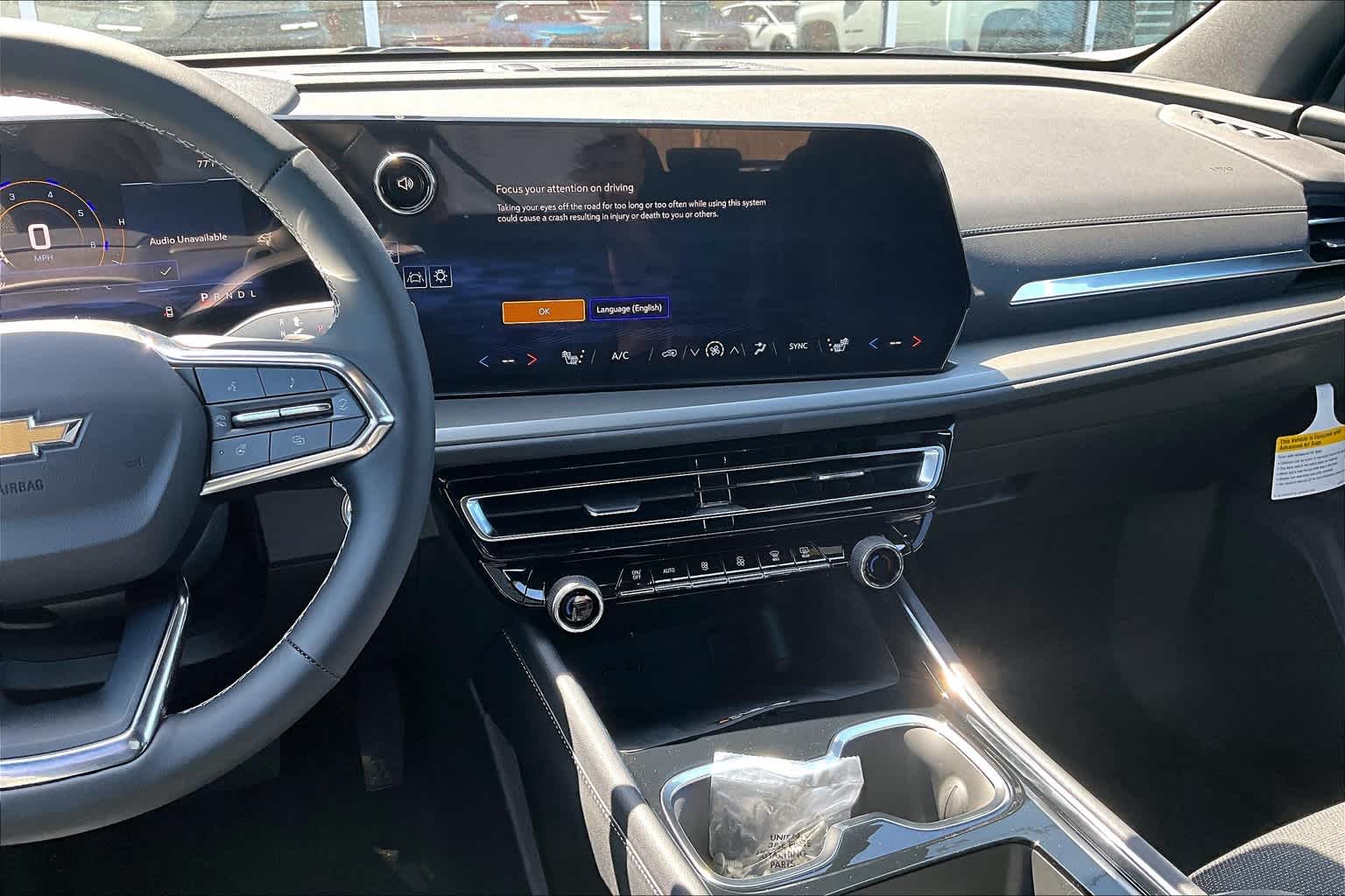 2025 Chevrolet Traverse FWD LT - Photo 13