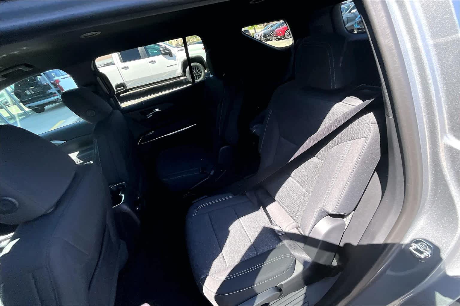 2025 Chevrolet Traverse FWD LT - Photo 15