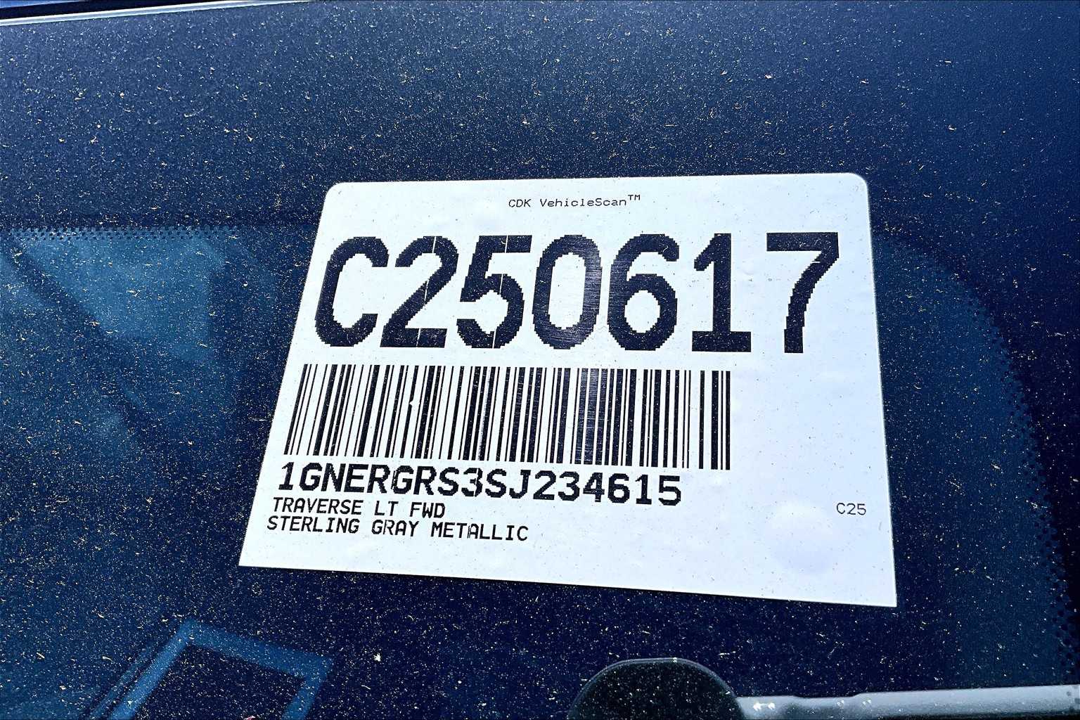 2025 Chevrolet Traverse FWD LT - Photo 18