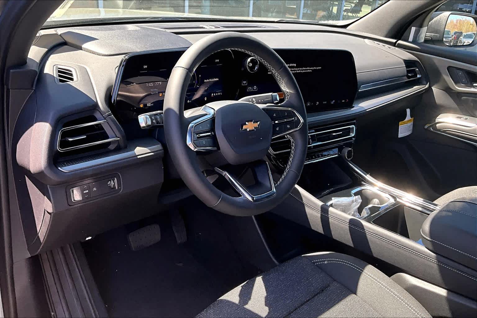 2025 Chevrolet Traverse FWD LT - Photo 9