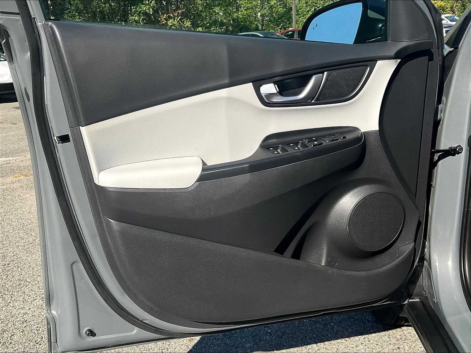 2023 Hyundai Kona Electric SEL - Photo 9