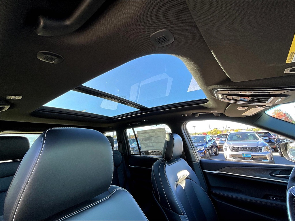 2025 Jeep Grand Cherokee Limited - Photo 18