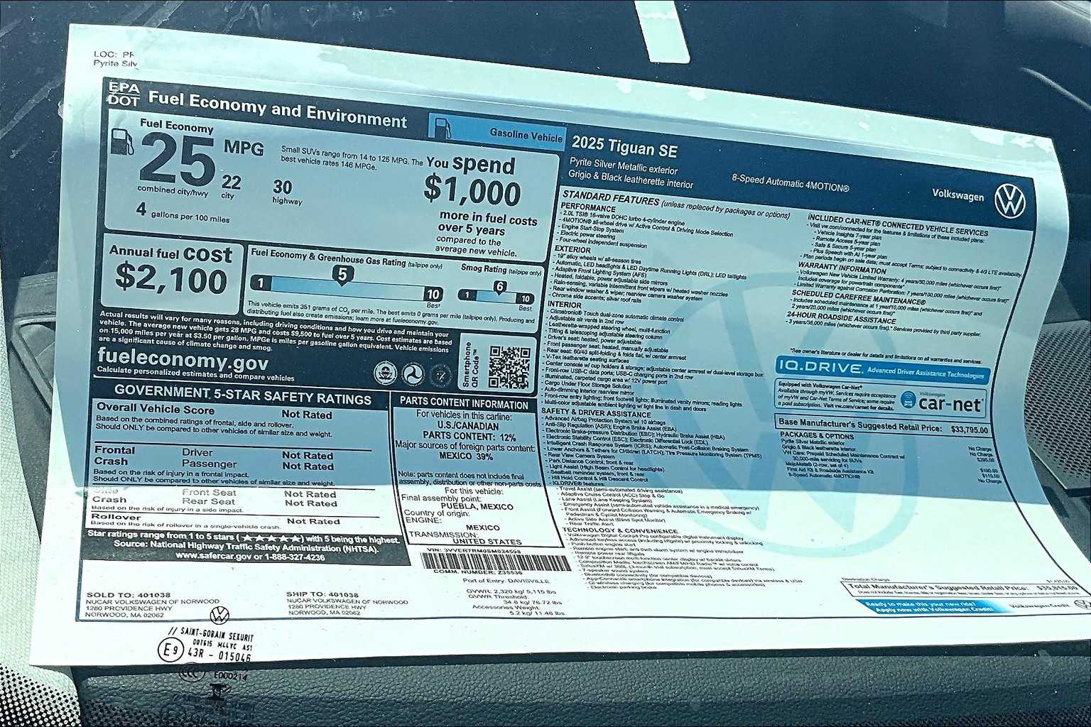 2025 Volkswagen Tiguan SE - Photo 18