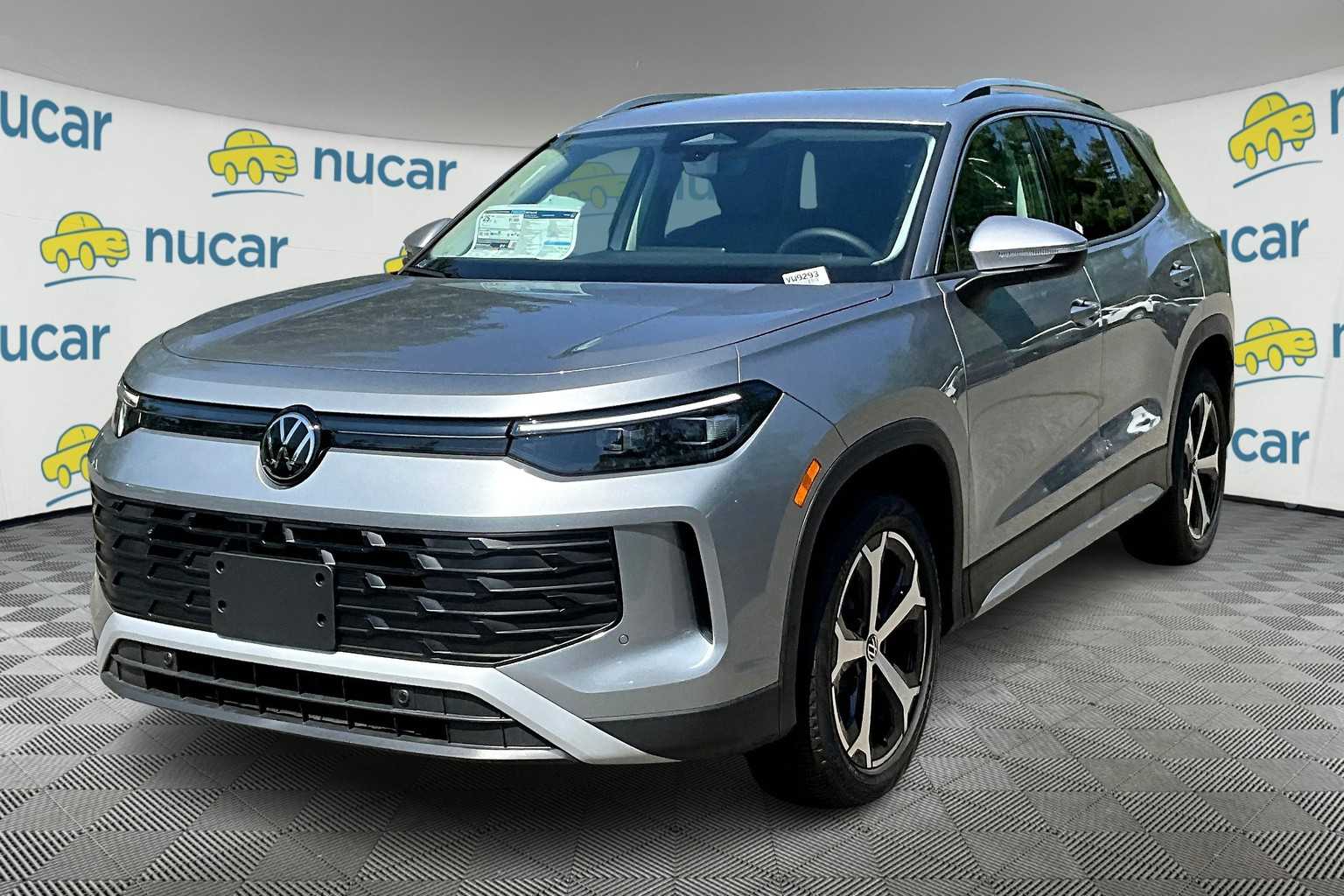 2025 Volkswagen Tiguan SE - Photo 4