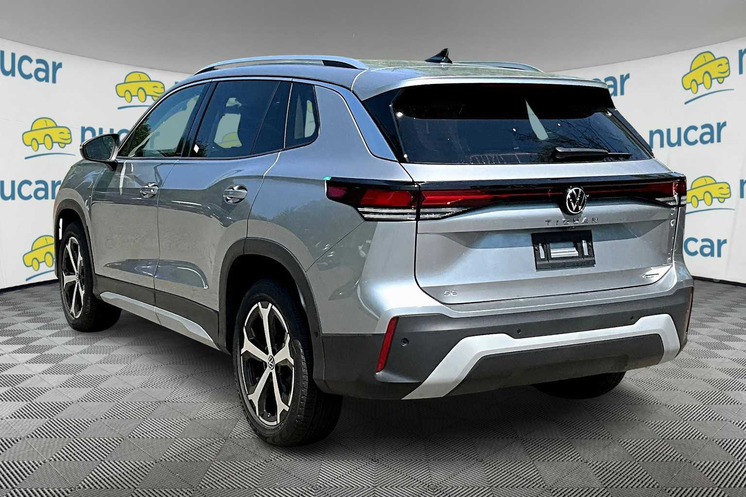 2025 Volkswagen Tiguan SE - Photo 5